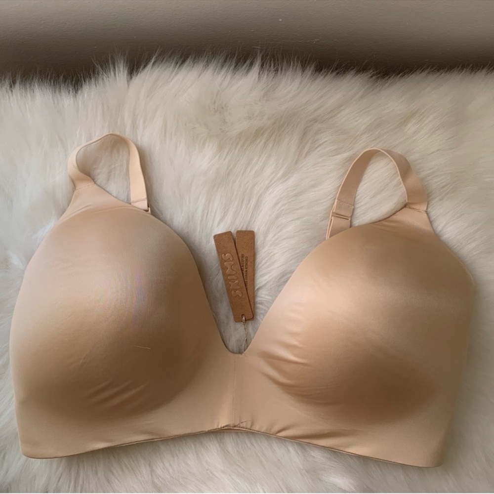 - SKIMS Wireless lightly lined Bra (BR-WRL-1889)NWT CLAY SIZE 32D
